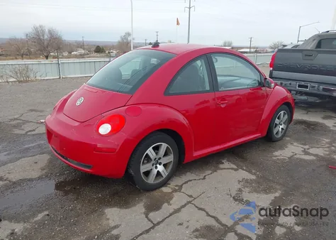 2006 Volkswagen New Beetle 2.5 from USA, damaged, VIN 3VWRW31C16M400927